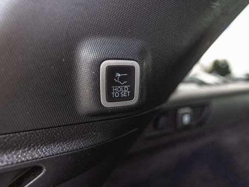 Used 2023 Jeep Grand Cherokee Overland w/ Rear Seat Video Group I AWD/4WD image 38