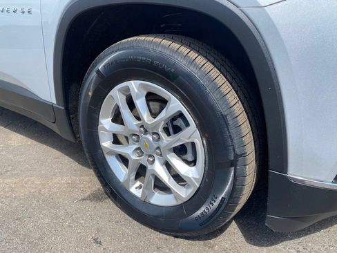 Used 2020 Chevrolet Traverse LT w/ Driver Confidence II Package FWD image 30