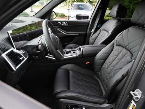 New 2026 BMW X5 M60i w/ Climate Comfort Package AWD/4WD image 21