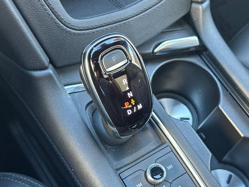 Used 2025 Cadillac XT5 Premium Luxury image 30