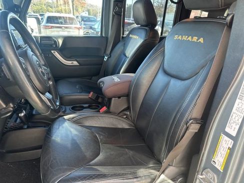 Used 2014 Jeep Wrangler Unlimited Sahara w/ Connectivity Group image 8
