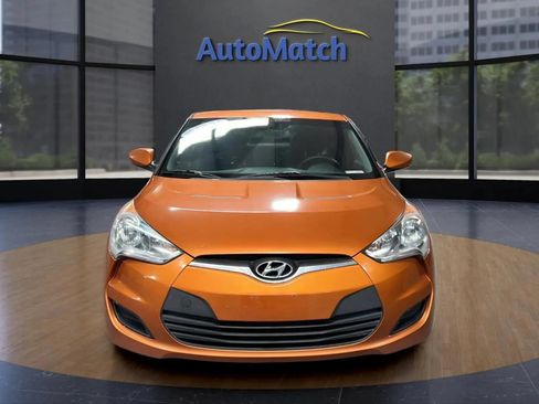 Used 2012 Hyundai Veloster FWD image 2