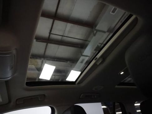 Used 2021 GMC Acadia Denali w/ Denali Ultimate Package image 17