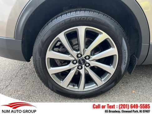Used 2019 Lincoln Nautilus Select AWD/4WD image 11