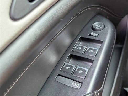 Used 2014 Cadillac SRX Luxury image 31