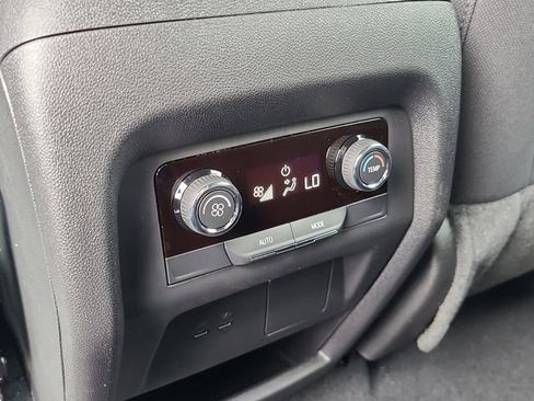 New 2026 Chevrolet Traverse LT FWD image 11