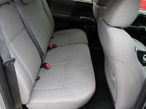 Used 2017 Toyota Tacoma SR5 image 17