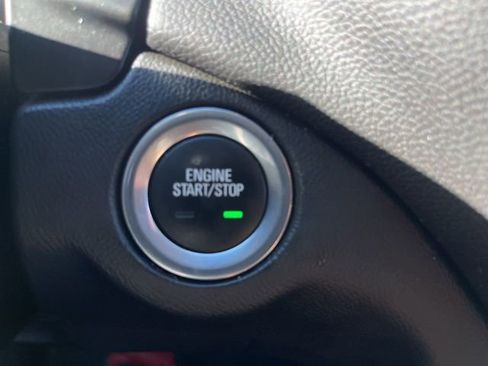 Used 2021 Chevrolet Equinox LT image 22