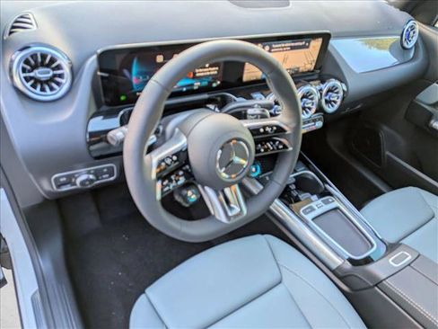 New 2026 Mercedes-Benz GLA 35 AMG 4MATIC image 3