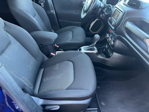 Used 2017 Jeep Renegade Latitude AWD/4WD image 15