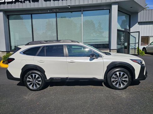Used 2023 Subaru Outback Limited AWD/4WD image 8