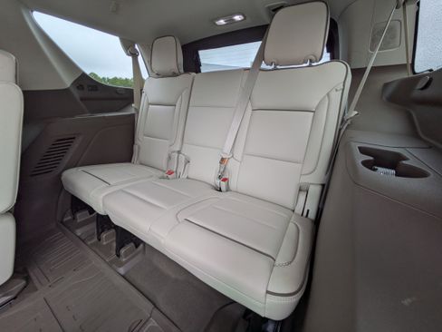 Used 2024 GMC Yukon Denali w/ LPO, Floor Liner Package image 10