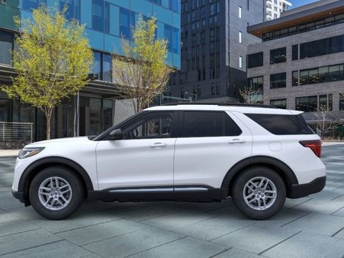 New 2025 Ford Explorer Active image 3