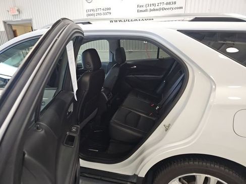 Used 2019 Chevrolet Equinox Premier w/ LPO, Floor Liner Package AWD/4WD image 17