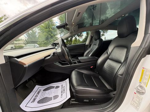 Used 2018 Tesla Model 3 Long Range RWD image 10
