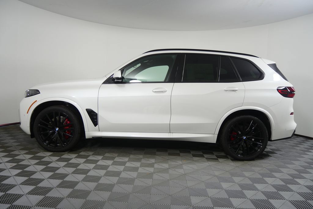 Used 2026 BMW X5 xDrive40i w/ M Sport Package AWD/4WD image 3