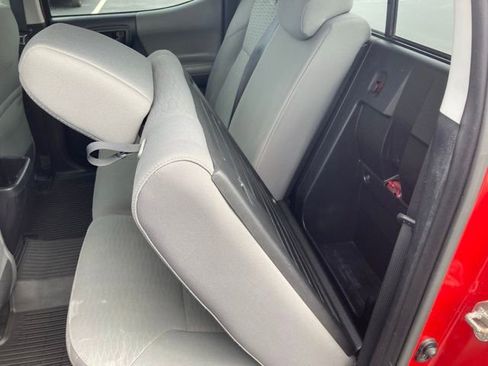 Used 2016 Toyota Tacoma SR5 w/ SR5 Appearance Package (SN) image 21