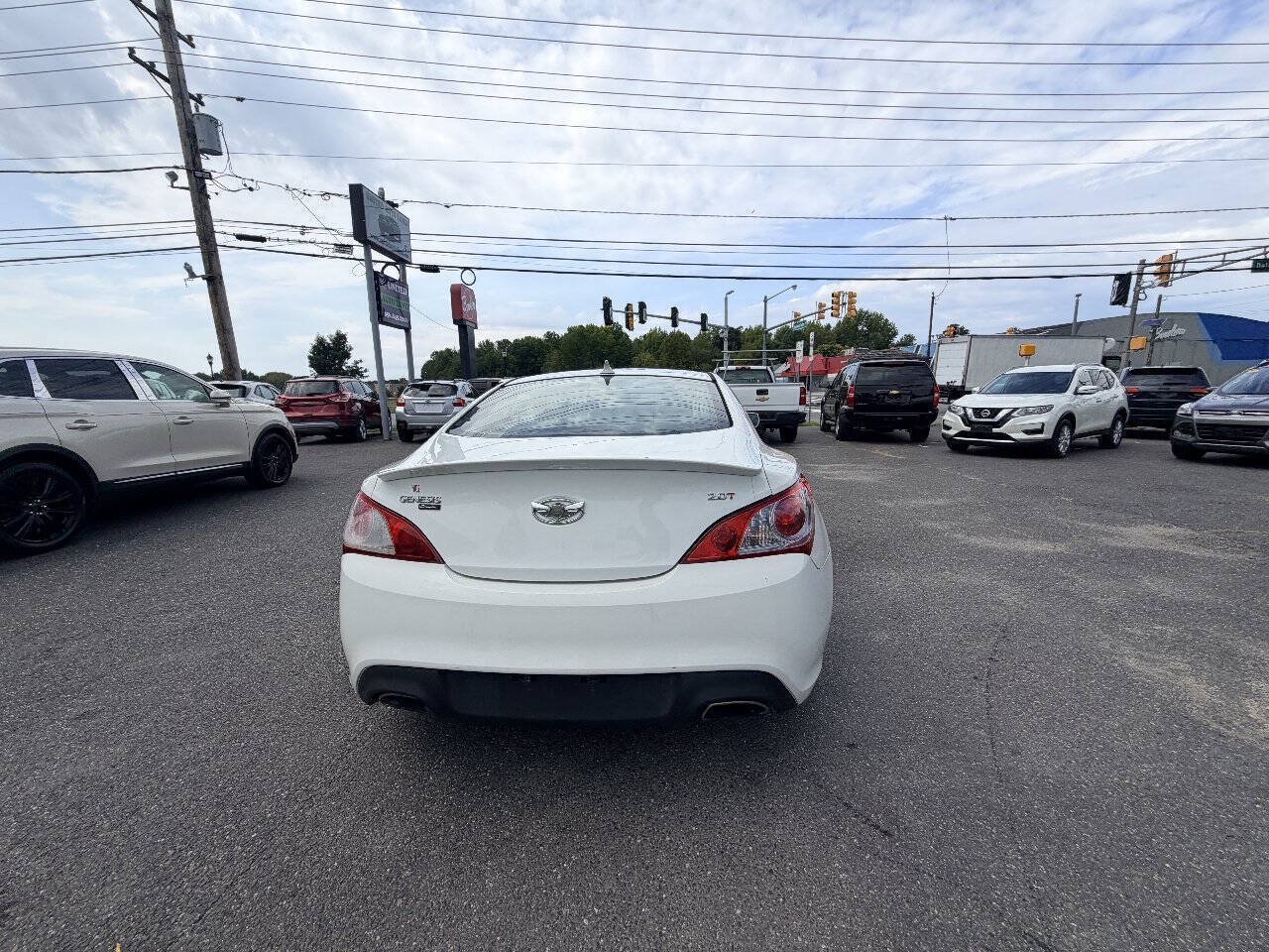 Used 2010 Hyundai Genesis 2.0T RWD image 14