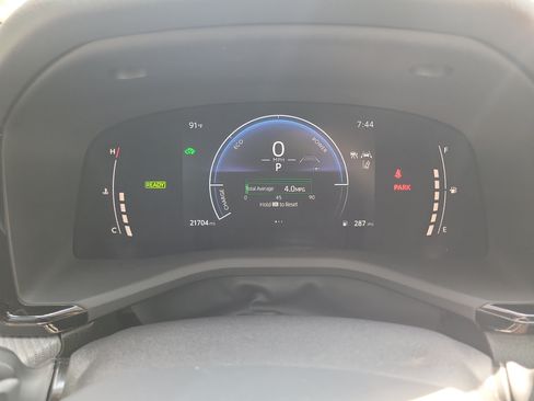 Used 2025 Toyota Camry SE w/ Convenience Package FWD image 30