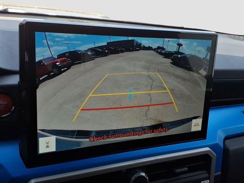 Used 2024 Toyota Tacoma TRD Off-Road w/ TRD Off Road Upgrade Package AWD/4WD image 14