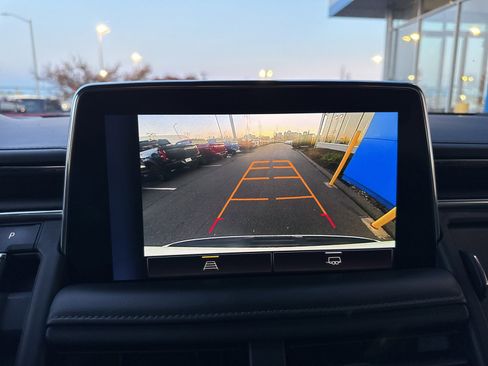 Used 2022 Chevrolet Suburban Z71 image 26