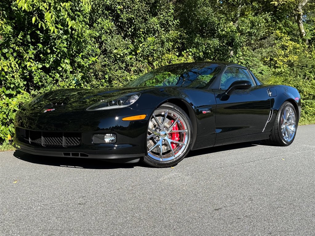 Used 2010 Chevrolet Corvette Z06 w/ Preferred Equipment Group RWD image 2