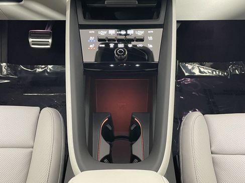 New 2025 Porsche Macan Turbo Electric image 20