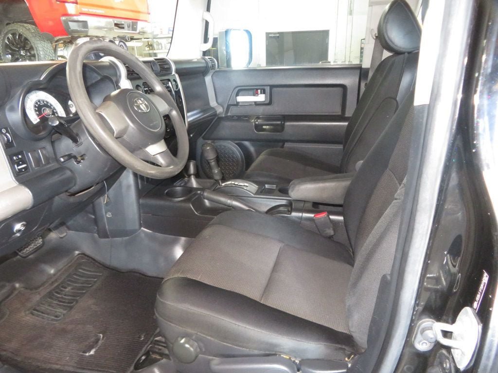 Used 2008 Toyota FJ Cruiser 4WD w/ Convenience Pkg image 16