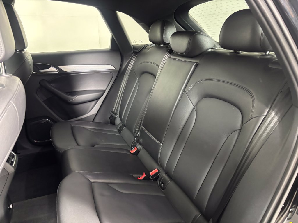 Used 2018 Audi Q3 2.0T Premium Plus w/ Premium Plus Package AWD/4WD image 31