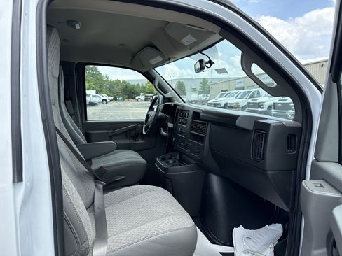 New 2025 Chevrolet Express 3500 w/ Power Convenience Package image 24