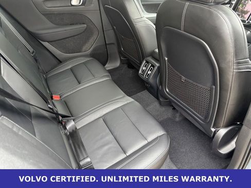 Certified 2023 Volvo XC40 B5 Plus AWD/4WD image 32
