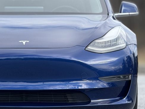 Used 2020 Tesla Model 3 Standard Range Plus image 14