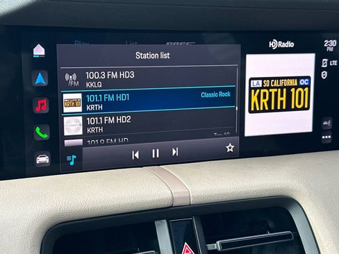 Used 2022 Porsche Taycan image 17