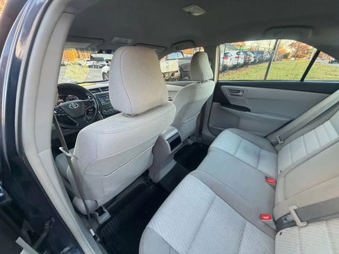 Used 2015 Toyota Camry LE image 17