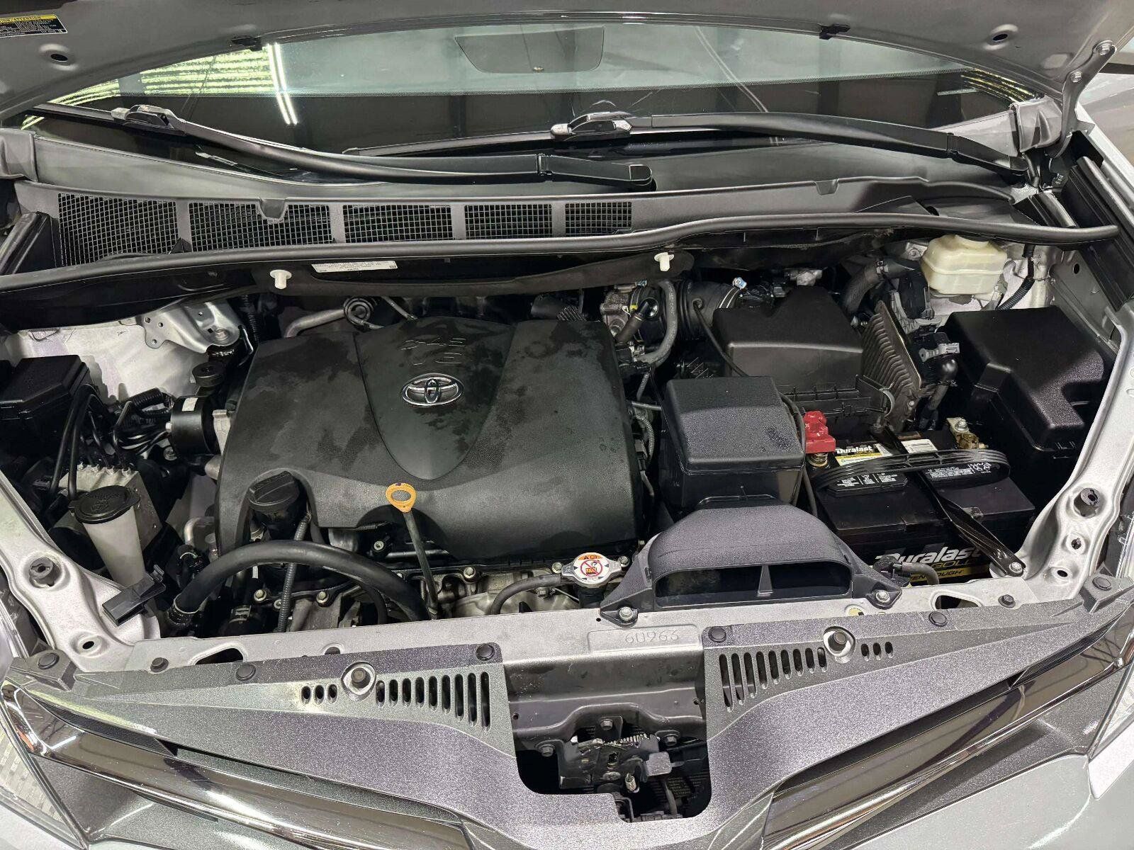 Used 2020 Toyota Sienna XLE Premium FWD image 53
