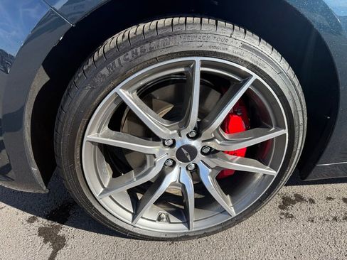 Used 2025 Genesis G70 2.5T image 9