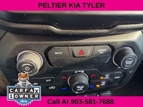 Used 2020 Jeep Renegade Latitude w/ Cold Weather Group image 21