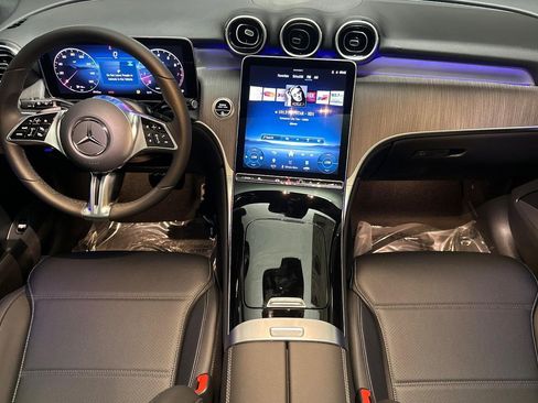 Used 2026 Mercedes-Benz GLC 300 4MATIC image 24