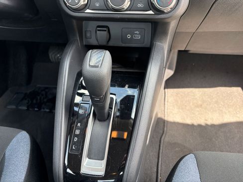 Used 2025 Nissan Versa SV FWD image 39