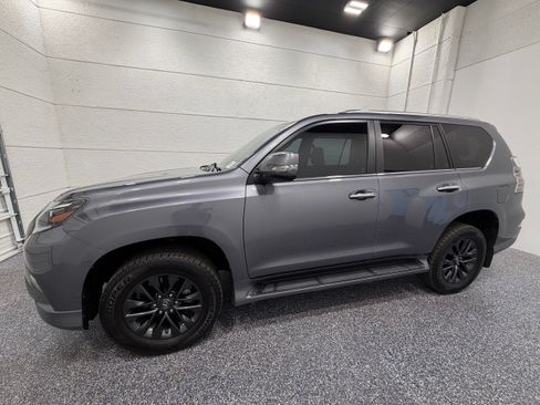 Used 2023 Lexus GX 460 Premium w/ Premium Package AWD/4WD image 2