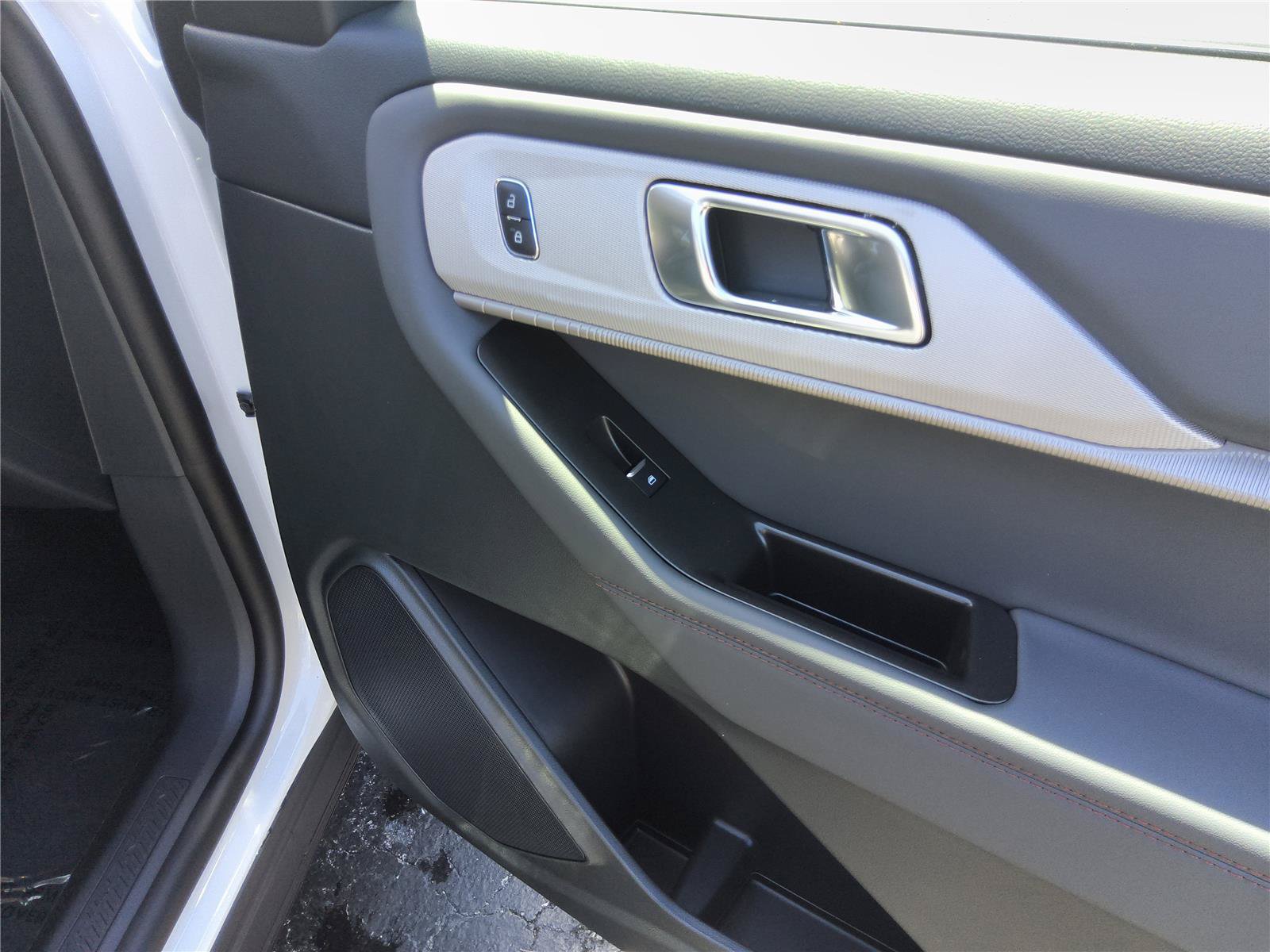New 2026 Ford Explorer Active w/ Active Comfort Package RWD image 22