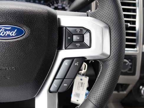 Used 2017 Ford F350 Lariat AWD/4WD image 7