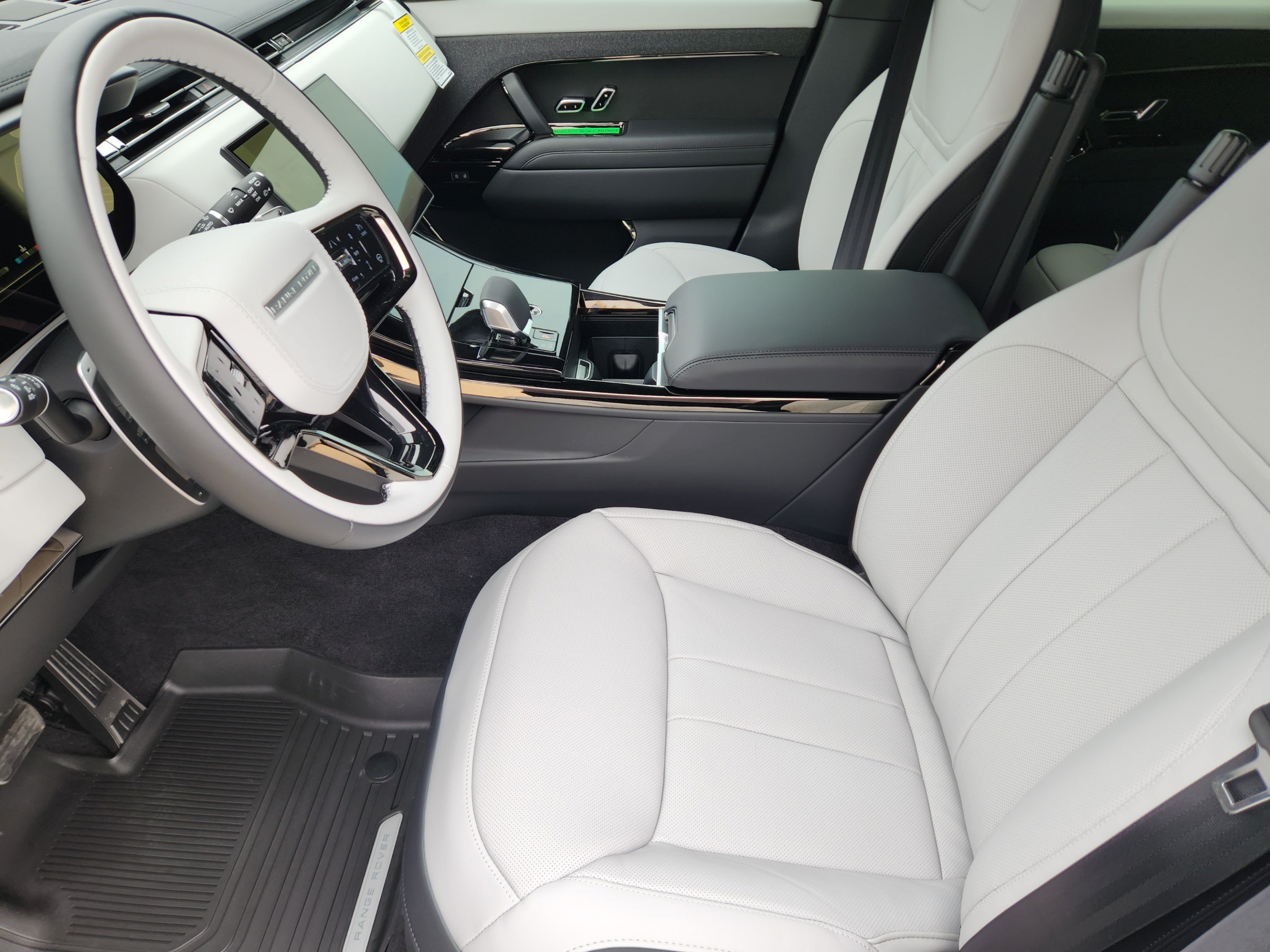 New 2026 Land Rover Range Rover Sport Dynamic SE AWD/4WD image 8