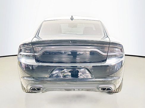 Used 2017 Dodge Charger SXT w/ Premium Group image 6