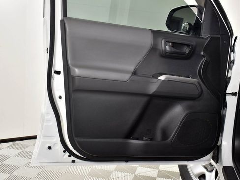 Certified 2022 Toyota Tacoma SR image 15