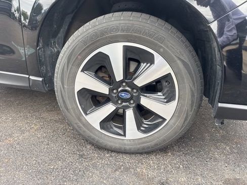 Used 2017 Subaru Forester 2.5i Premium w/ All-Weather Package AWD/4WD image 6