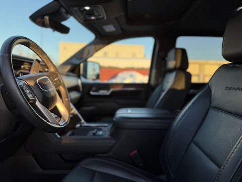 Used 2024 GMC Sierra 2500 Denali w/ Technology Package image 12