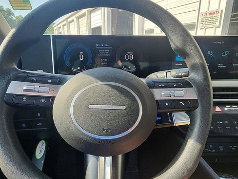 Used 2025 Hyundai Sonata SEL FWD image 12