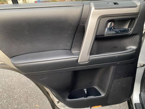 Used 2014 Toyota 4Runner SR5 image 24