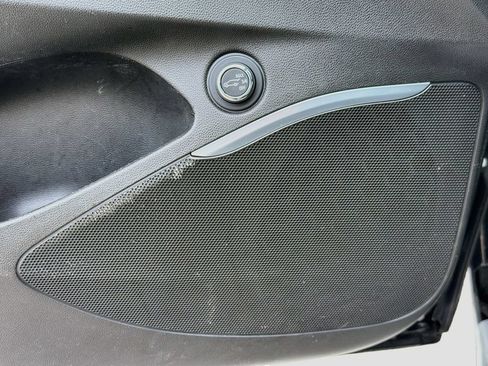 Used 2021 Buick Enclave Essence FWD image 25